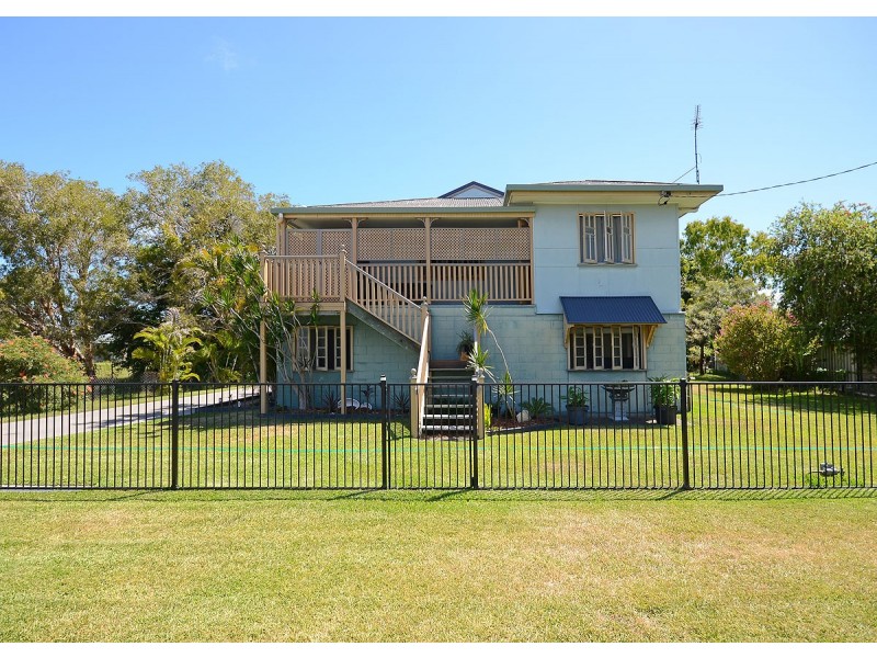 72 Shell Street, Urangan QLD 4655