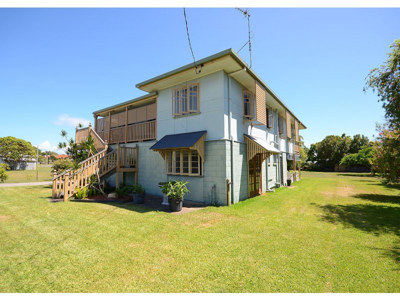 72 Shell Street, Urangan QLD 4655