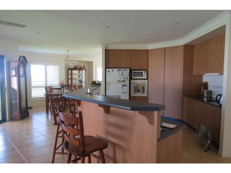 2 Queensbury Grove, Urraween QLD 4655