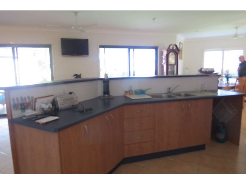 2 Queensbury Grove, Urraween QLD 4655
