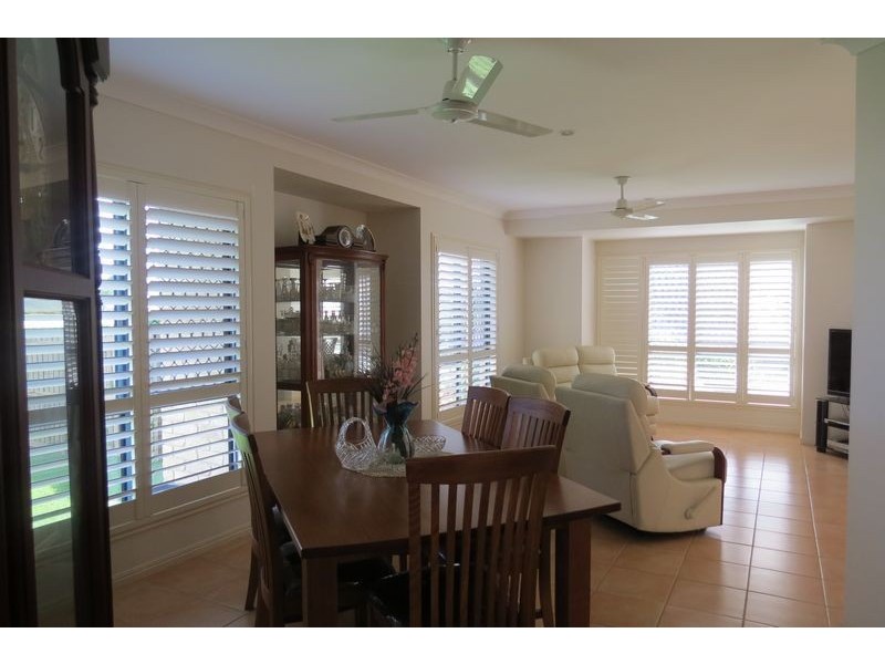 2 Queensbury Grove, Urraween QLD 4655