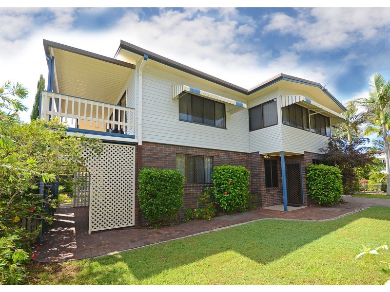11 Bell Street, Point Vernon QLD 4655