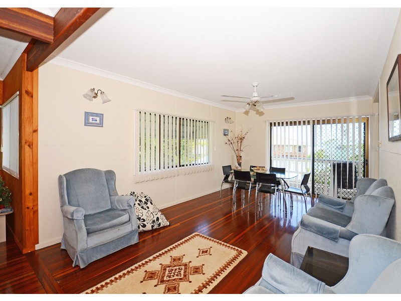 11 Bell Street, Point Vernon QLD 4655