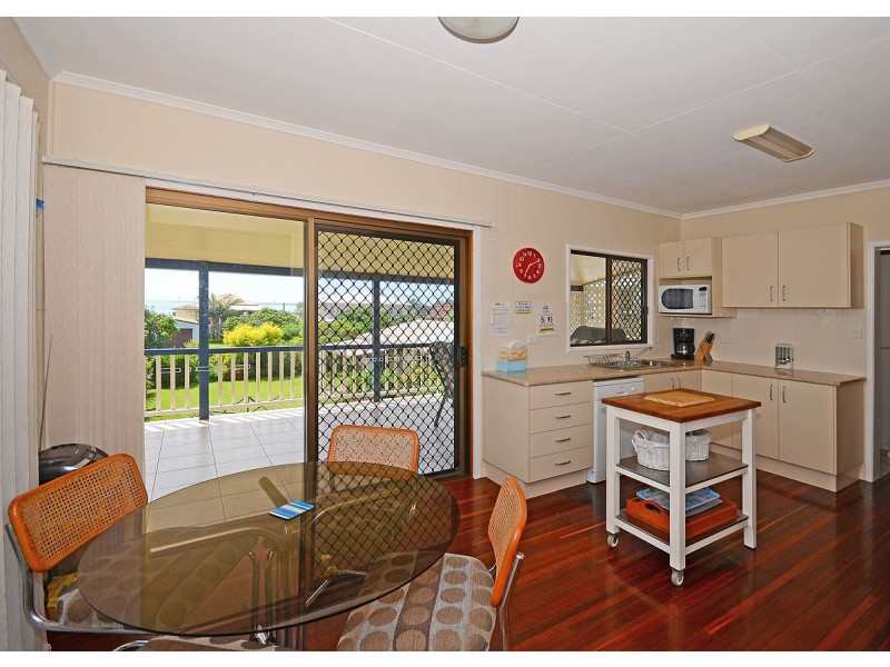 11 Bell Street, Point Vernon QLD 4655
