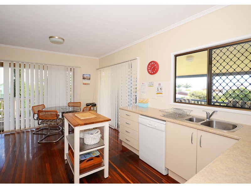 11 Bell Street, Point Vernon QLD 4655