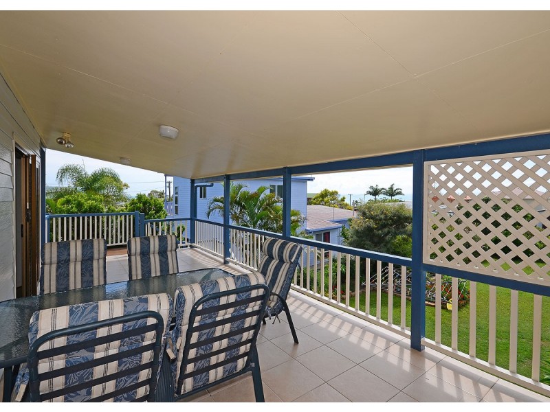 11 Bell Street, Point Vernon QLD 4655