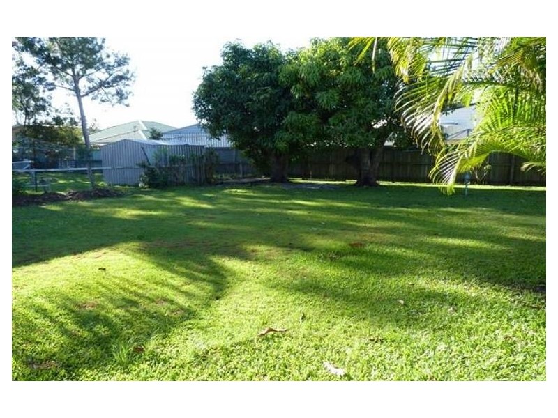 32 Pulgul Street, Urangan QLD 4655