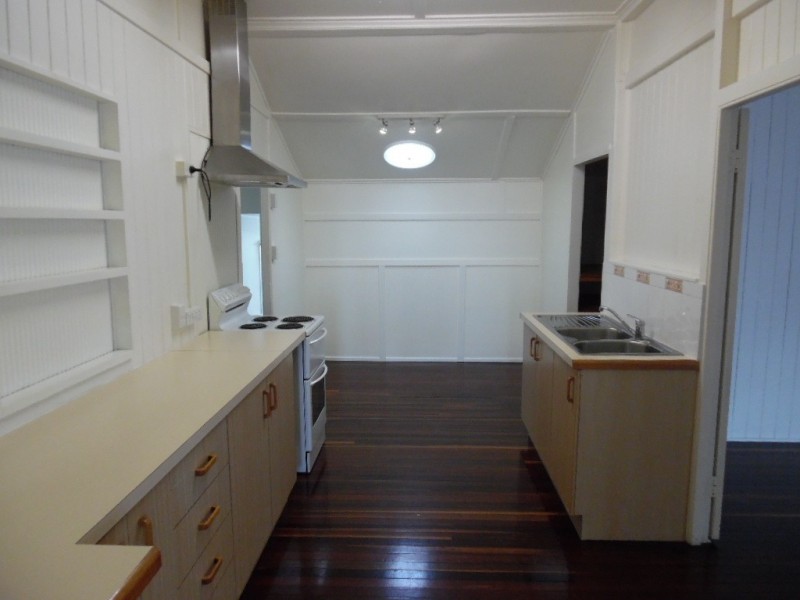 16 Scarborough Street, Scarness QLD 4655