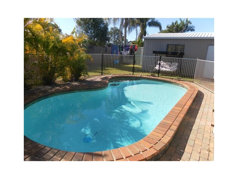 8 Melong Street, Scarness QLD 4655