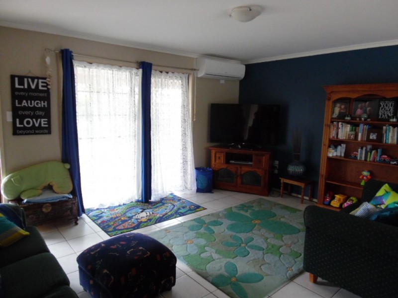 8 Melong Street, Scarness QLD 4655