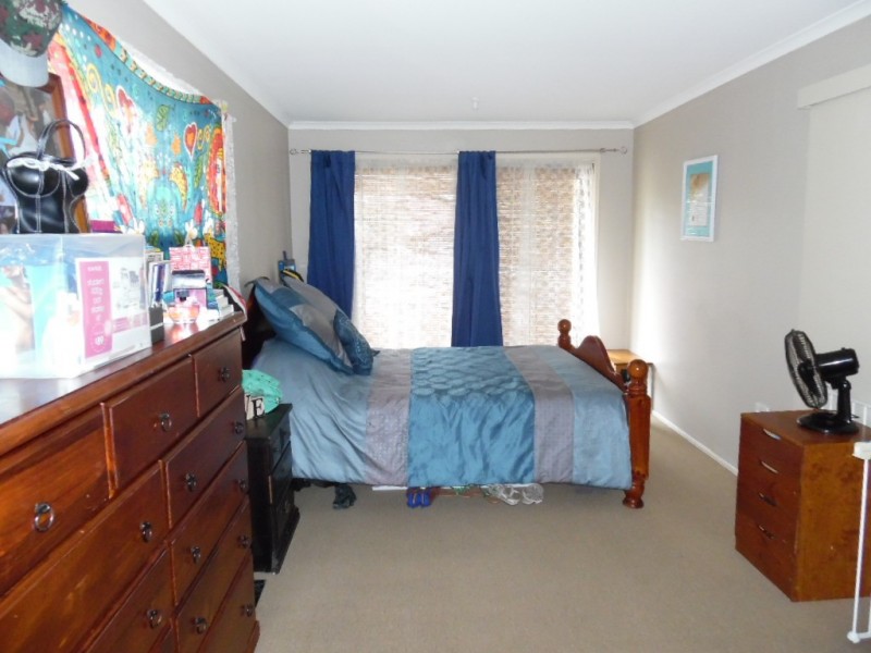 8 Melong Street, Scarness QLD 4655