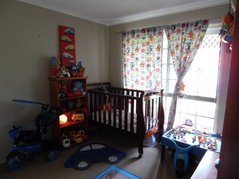 8 Melong Street, Scarness QLD 4655