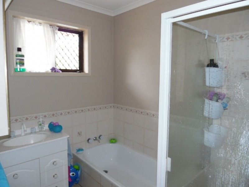 8 Melong Street, Scarness QLD 4655