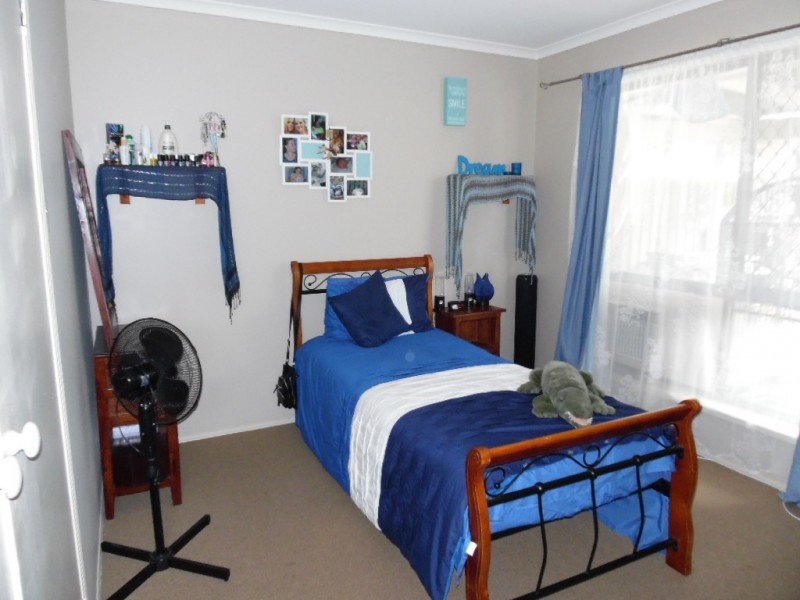 8 Melong Street, Scarness QLD 4655