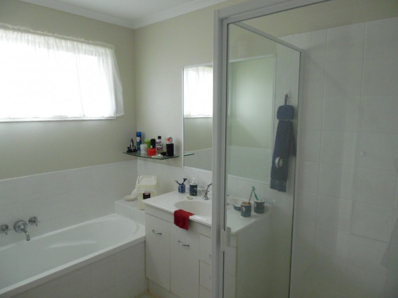 2/107 Nissen Street, Urraween QLD 4655