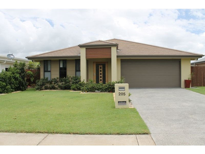 205 Long Street, Pialba QLD 4655