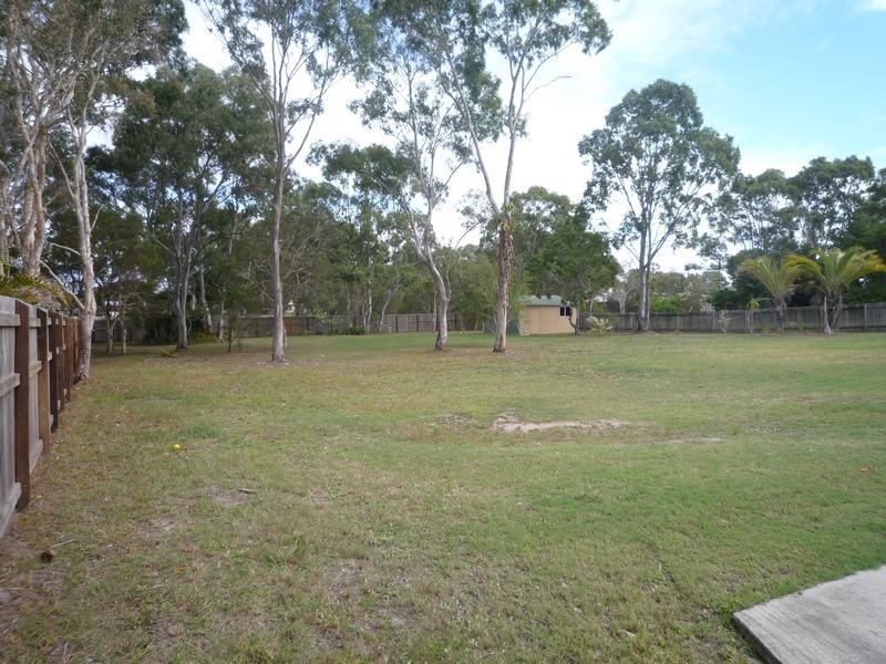 17 Southerden Street, Torquay QLD 4655