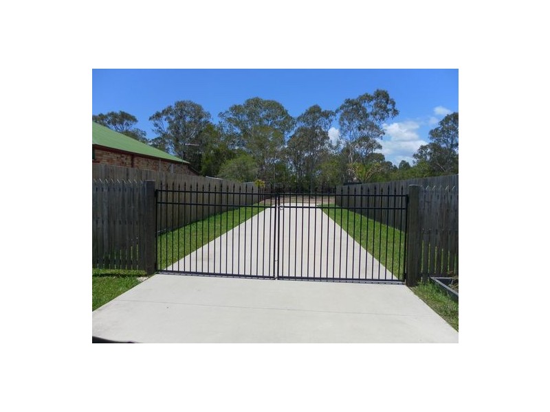 17 Southerden Street, Torquay QLD 4655