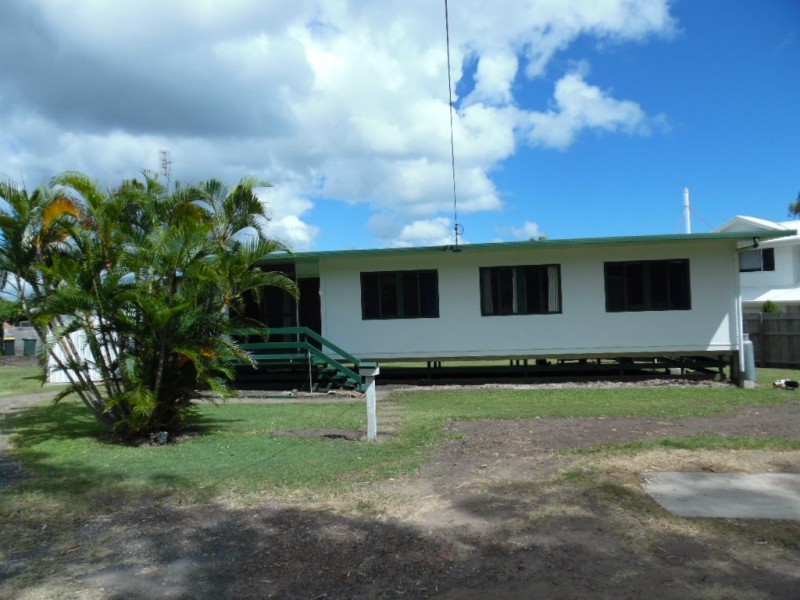 12 West Street, Torquay QLD 4655