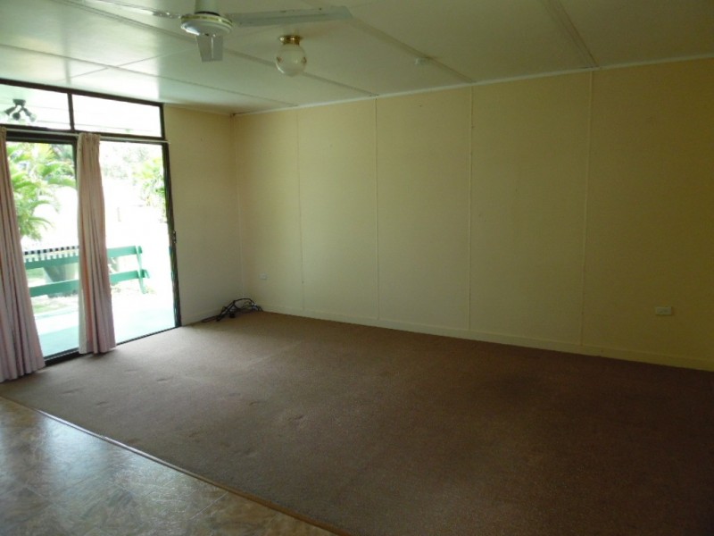 12 West Street, Torquay QLD 4655