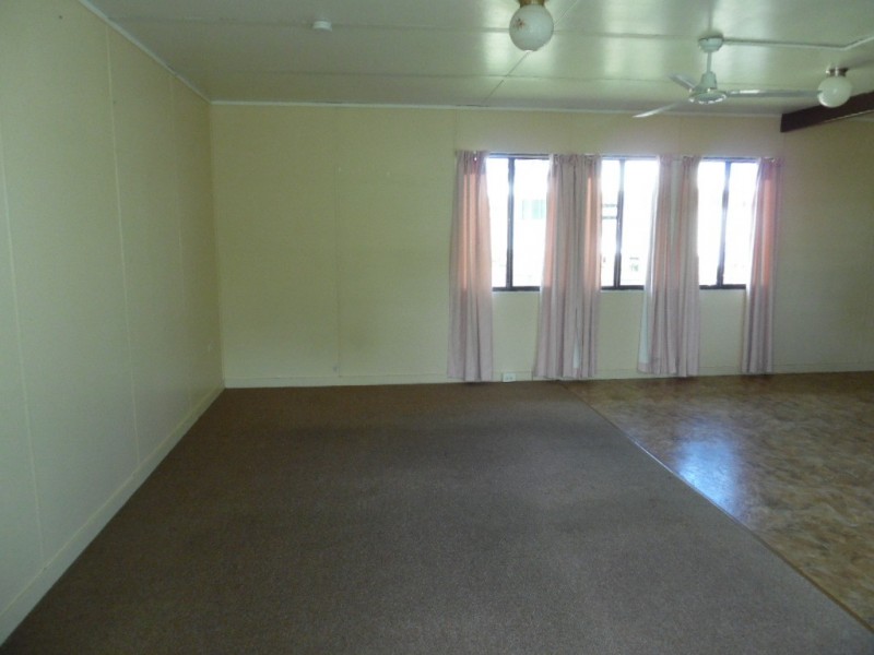 12 West Street, Torquay QLD 4655