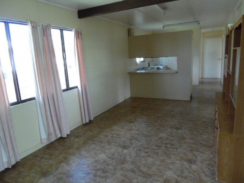 12 West Street, Torquay QLD 4655