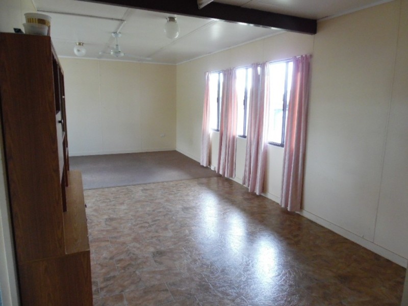 12 West Street, Torquay QLD 4655