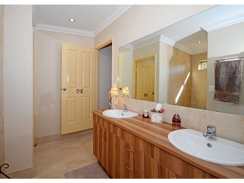 65 Scanlan Street, Sunshine Acres QLD 4655