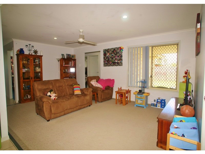 19 Isis Court, Eli Waters QLD 4655