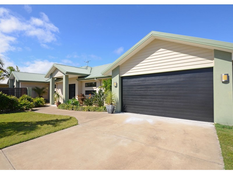 17 Amstal Avenue, Wondunna QLD 4655