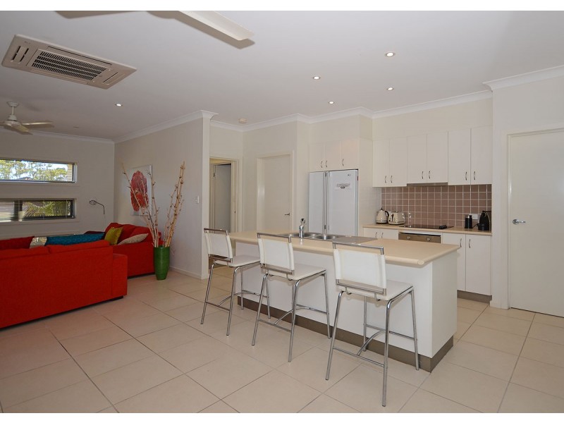 17 Amstal Avenue, Wondunna QLD 4655