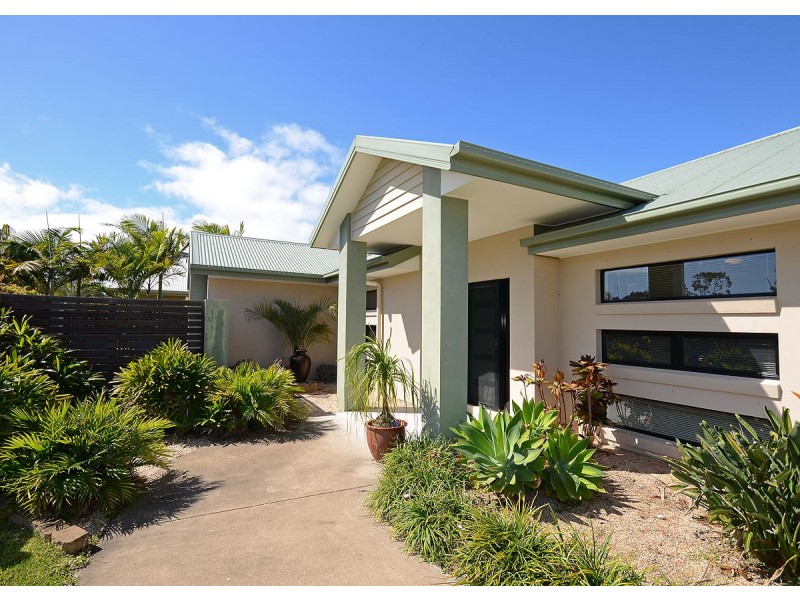 17 Amstal Avenue, Wondunna QLD 4655