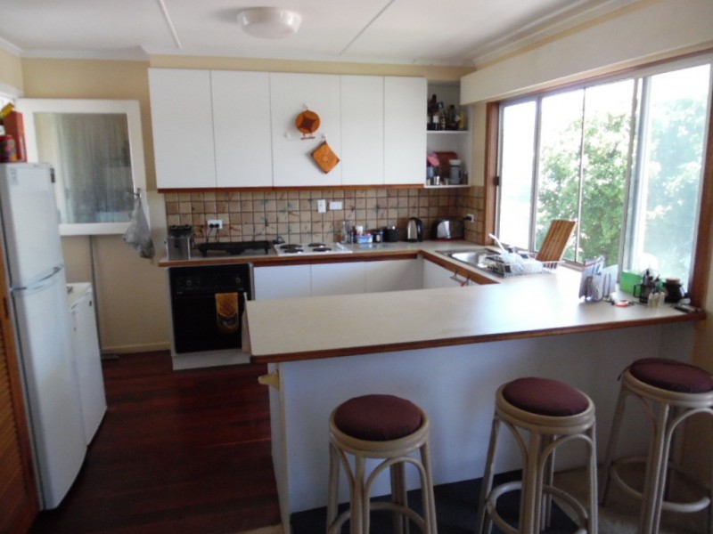 150 Esplanade, Point Vernon QLD 4655