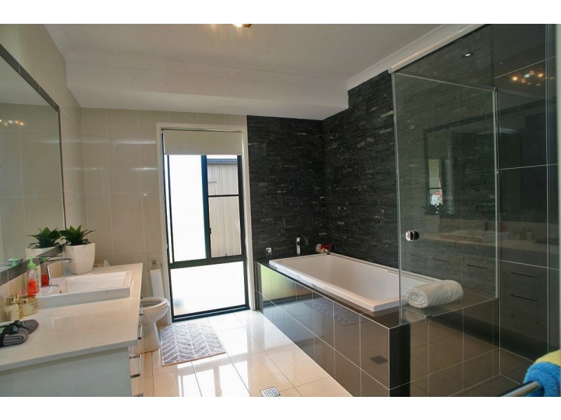59 Gilston Road, Wondunna QLD 4655