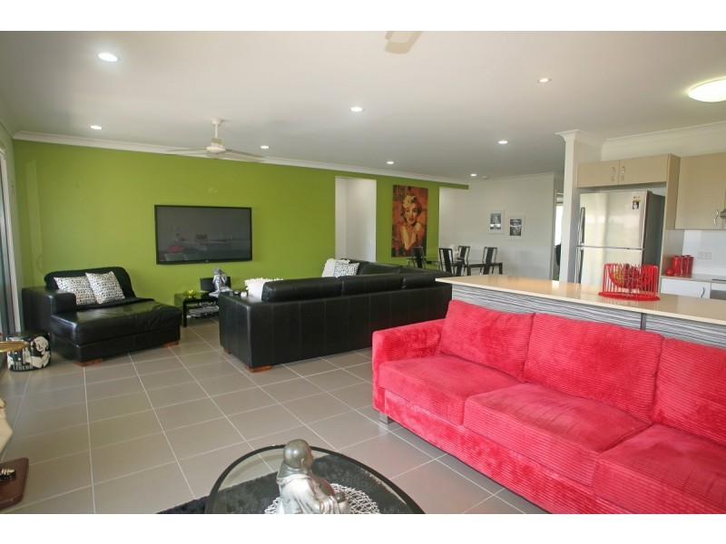 111/230 Pulgul Street, Urangan QLD 4655