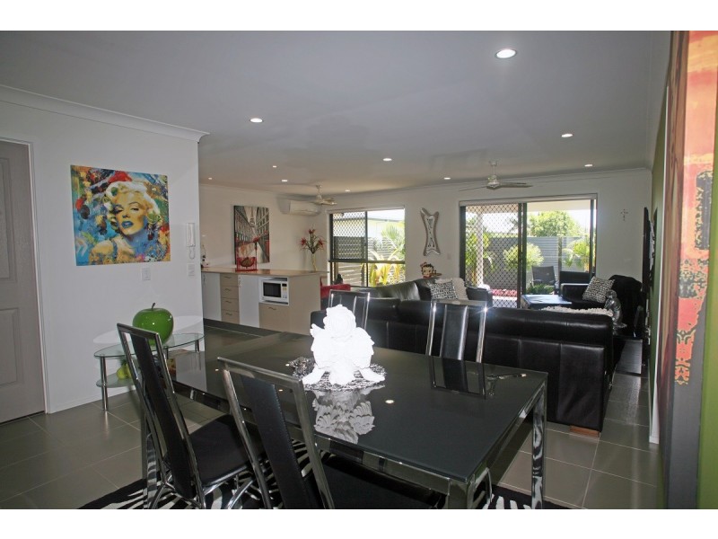 111/230 Pulgul Street, Urangan QLD 4655