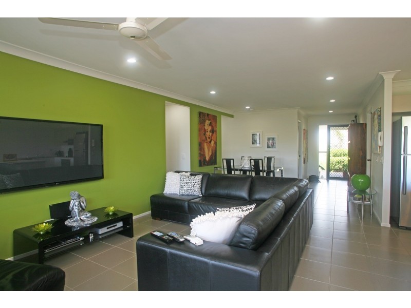 111/230 Pulgul Street, Urangan QLD 4655