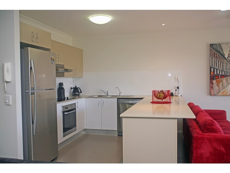 111/230 Pulgul Street, Urangan QLD 4655