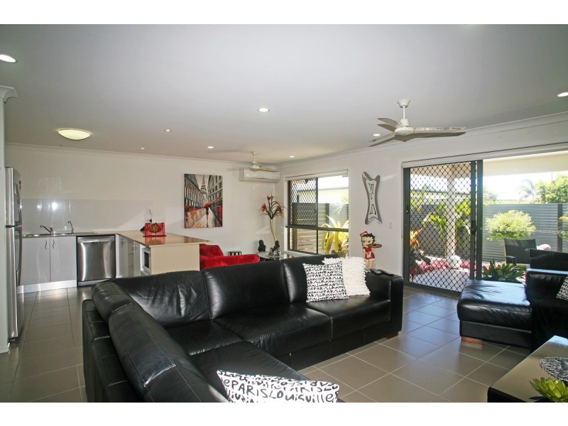 111/230 Pulgul Street, Urangan QLD 4655