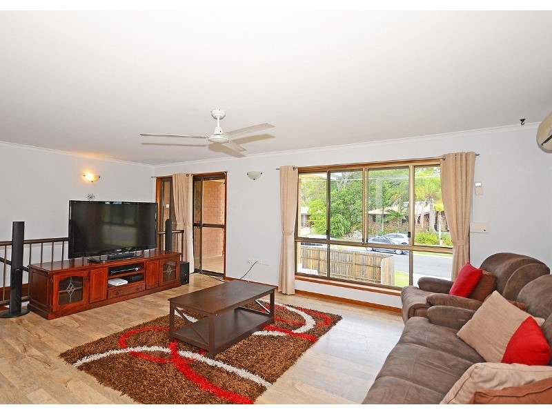 24 Vanda Street, Urangan QLD 4655