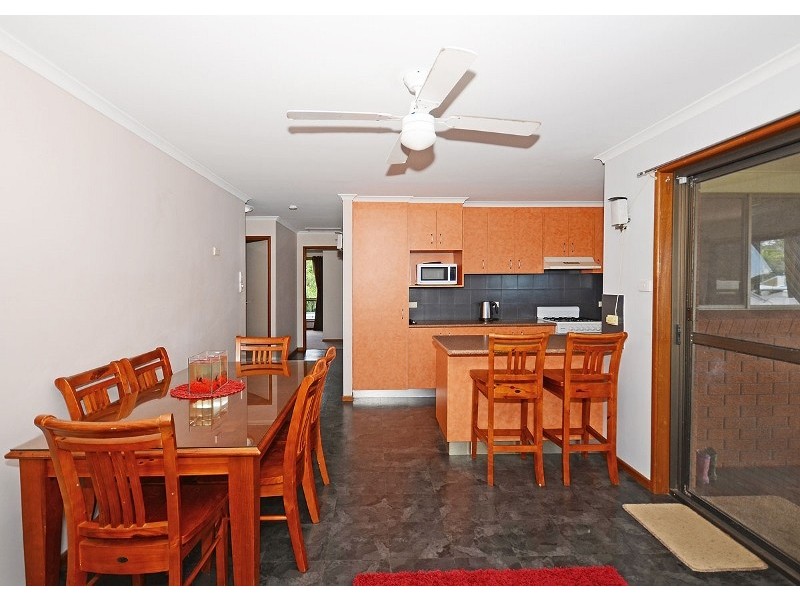 24 Vanda Street, Urangan QLD 4655