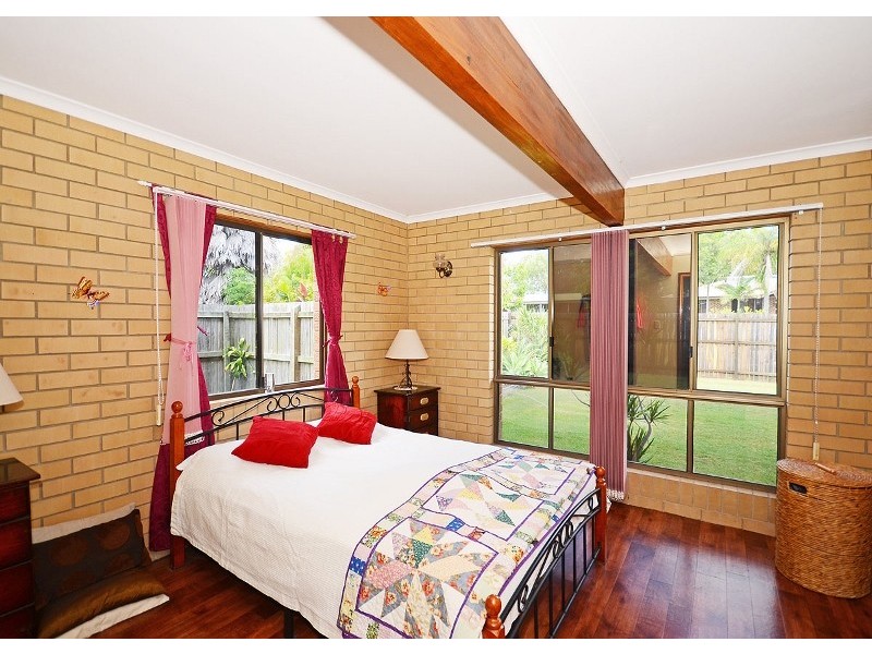 24 Vanda Street, Urangan QLD 4655
