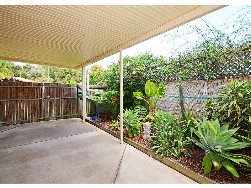 24 Vanda Street, Urangan QLD 4655