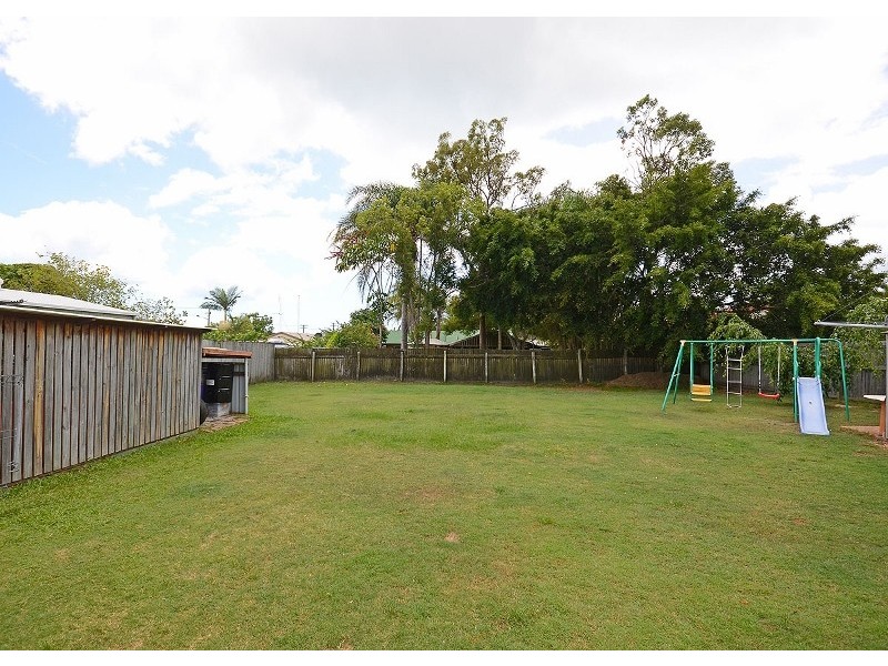 24 Vanda Street, Urangan QLD 4655