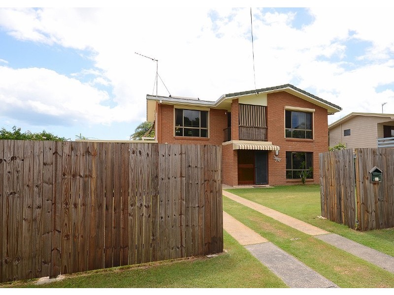 24 Vanda Street, Urangan QLD 4655