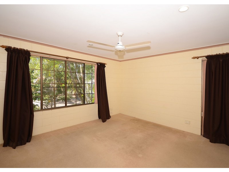 37 Ladbroke Crescent, Urangan QLD 4655