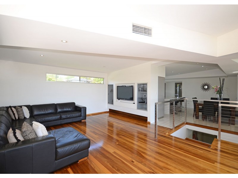 4 Johnston Blvd, Urraween QLD 4655