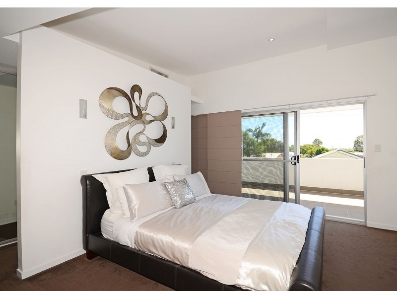 4 Johnston Blvd, Urraween QLD 4655