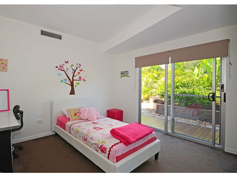 4 Johnston Blvd, Urraween QLD 4655