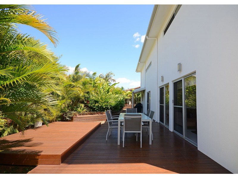 4 Johnston Blvd, Urraween QLD 4655